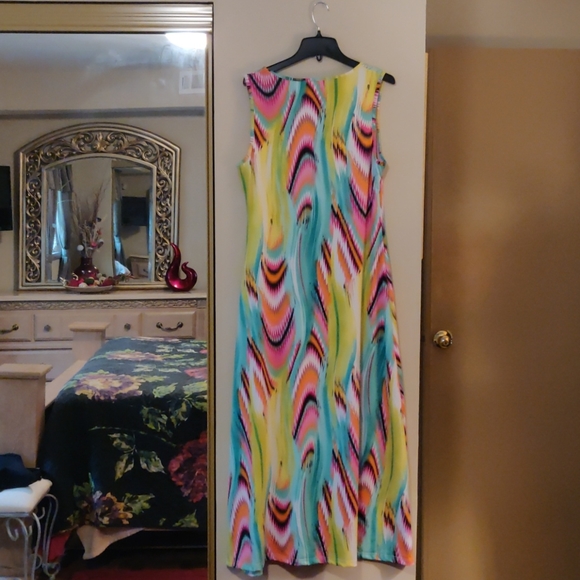 Maxi dress - Picture 2 of 3